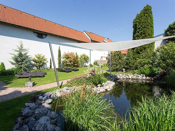 Gasthof Weinzettl Hotel Apetlon Exterior foto